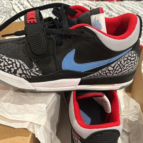 Nike Black and Blue Sneakers with Elephant Print - Picture 4 of 4